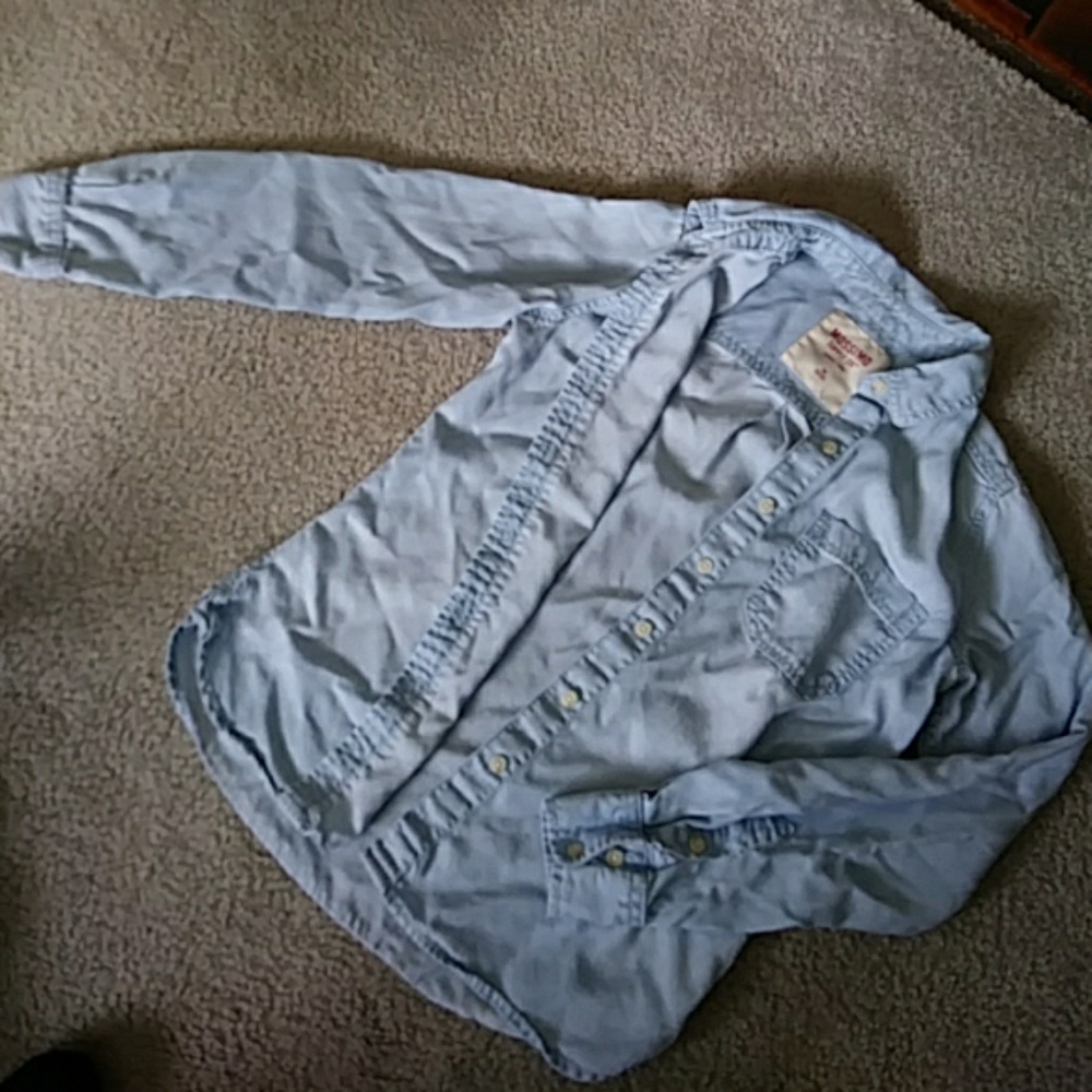 Mossimo XS Button up